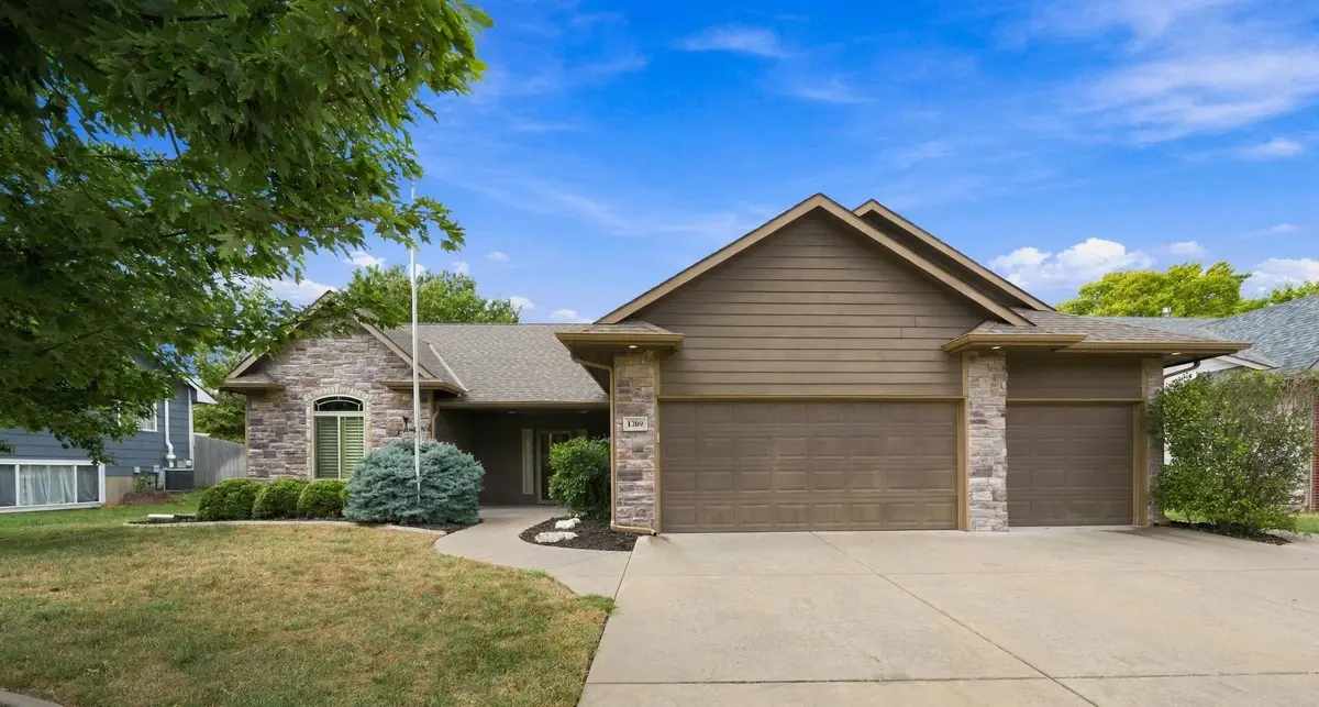1209 S Arbor Meadows St, Derby, KS 67037 - #1