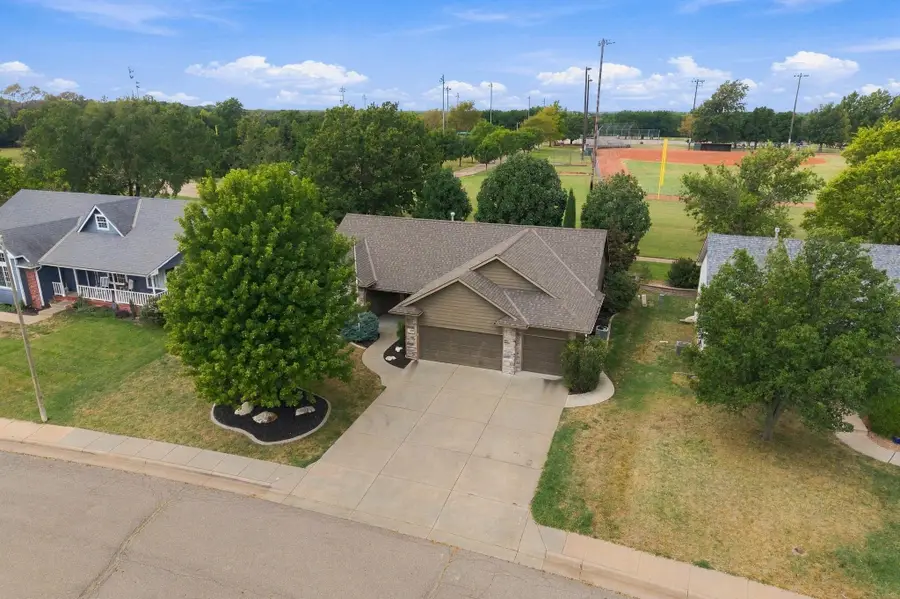 1209 S Arbor Meadows St, Derby, KS 67037 - #2
