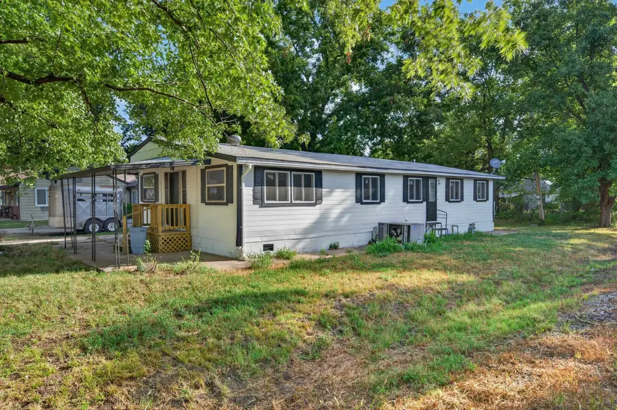 1520 Frankfort St, Winfield, KS 67156 - #3
