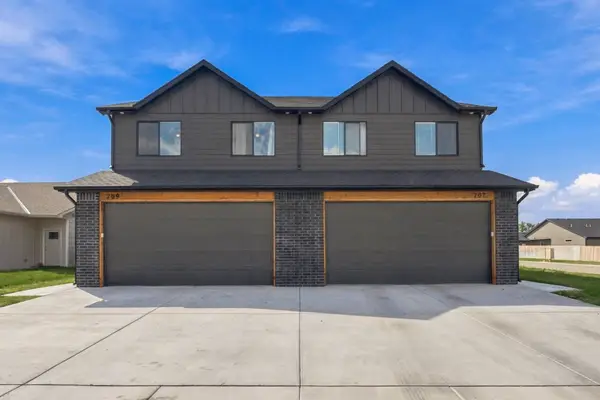 707 E Briarbrook Ln, Park City, KS 67147
