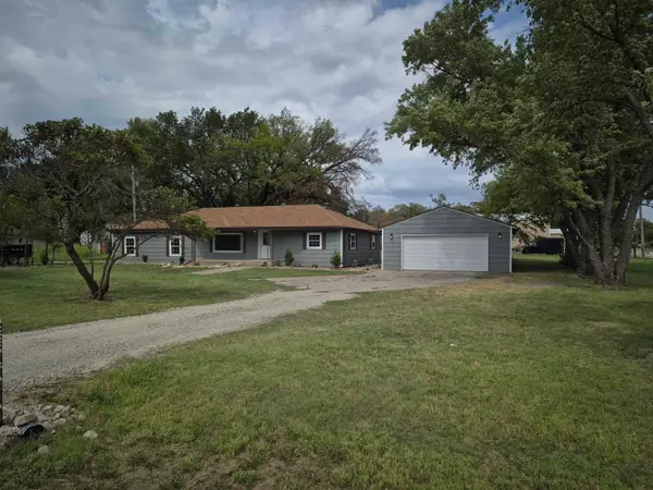 620 E 2nd, Douglass, KS 67039