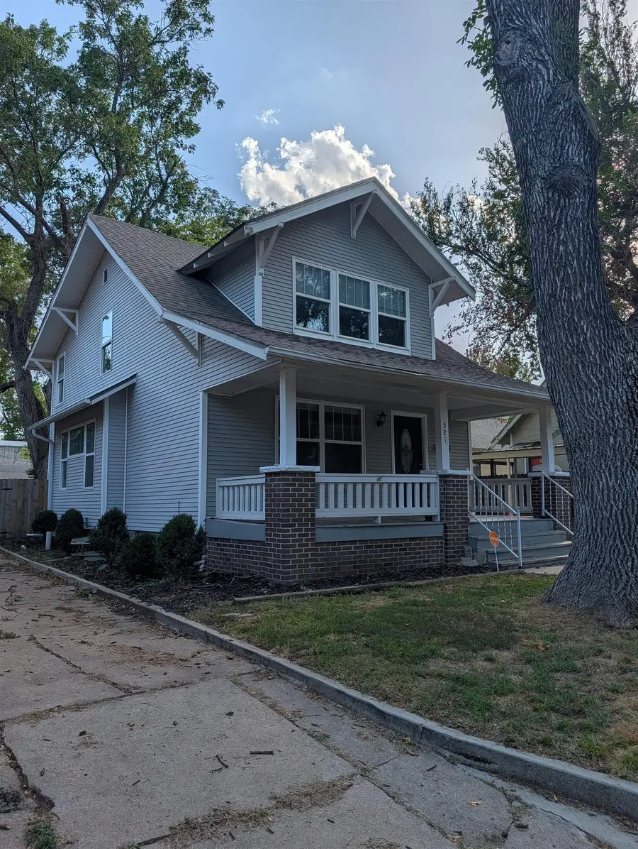 521 W 4th Ave, El Dorado, KS 67042 - #2