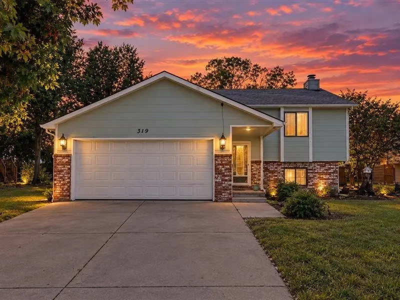 319 W Tomahawk St, Kechi, KS 67067 - #1