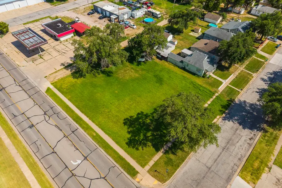 0.40 Acres on E 4th, Hutchinson, KS 67501 - #2