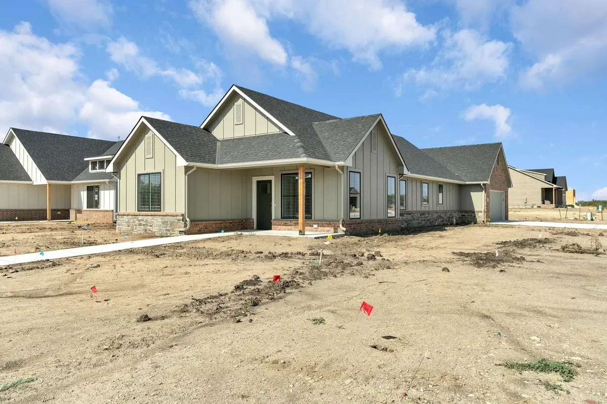 5854 Central Park Court, Bel Aire, KS 67220 - #1