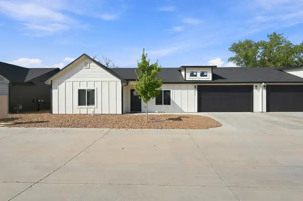 472 E Harper St, Valley Center, KS 67147-8948