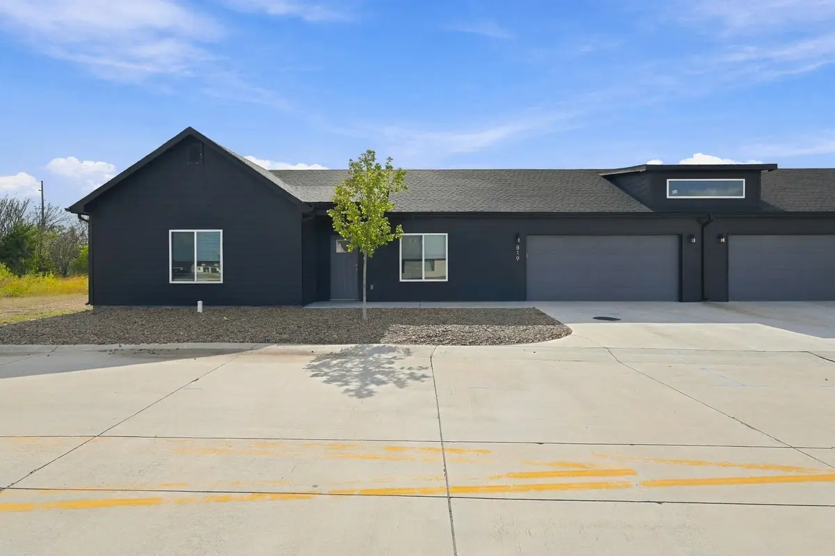 819 S Jay St, Valley Center, KS 67147-8948 - #1