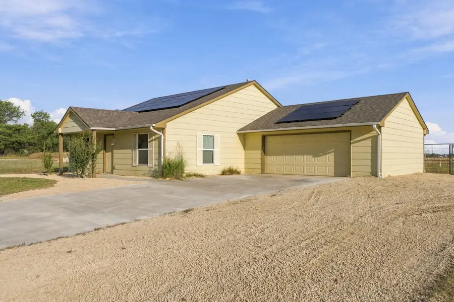 202 E 3rd St, Hillsboro, KS 67063-1103 - #2
