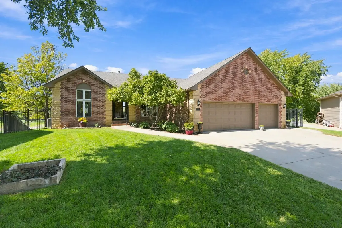 1017 N Cedar Park Cir, Wichita, KS 67235 - #1