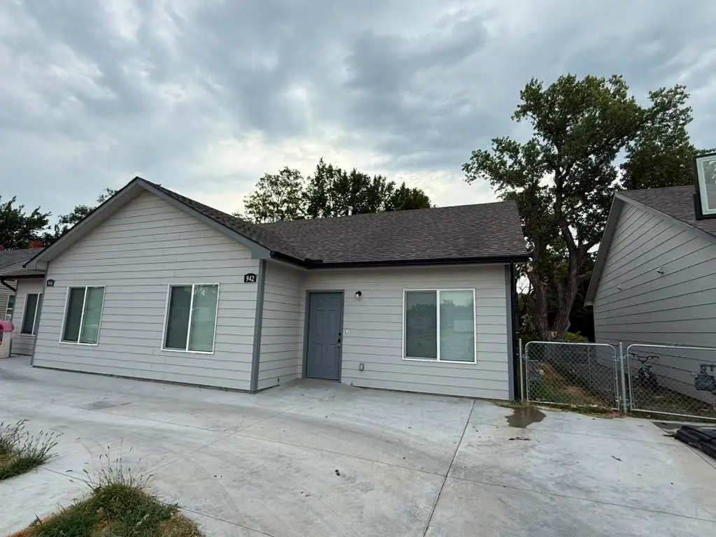 942 N Glendale St, Wichita, KS 67208 - #1