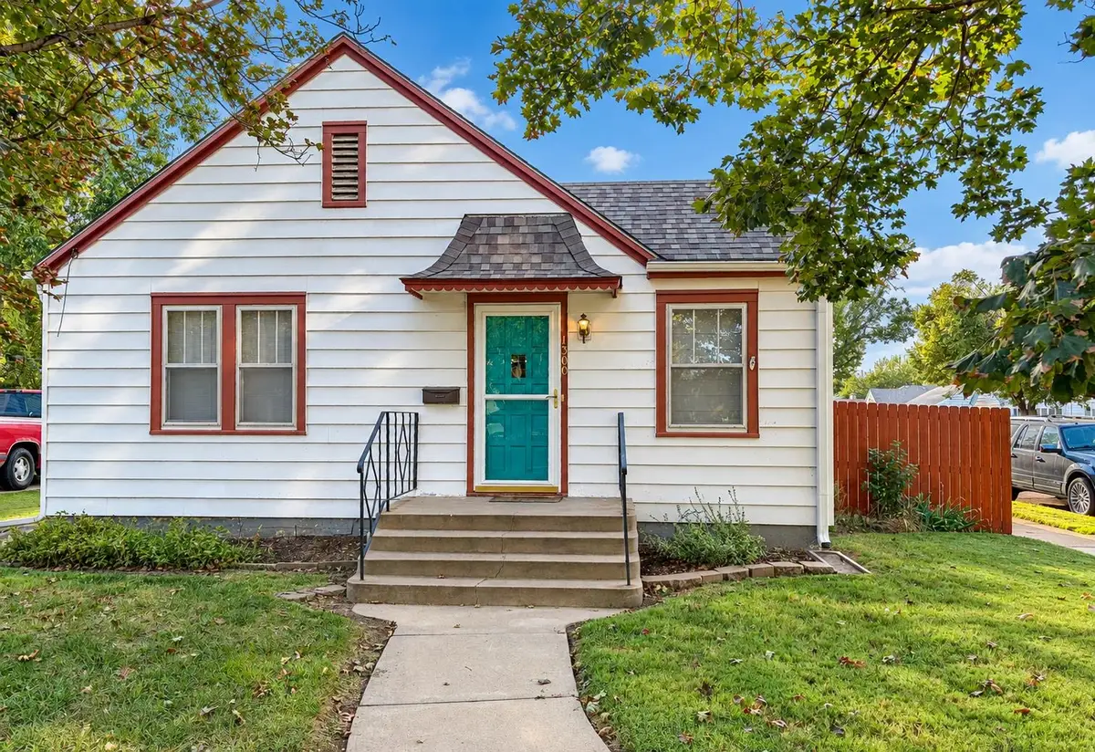 1300 Pershing St, Salina, KS 67401 - #1