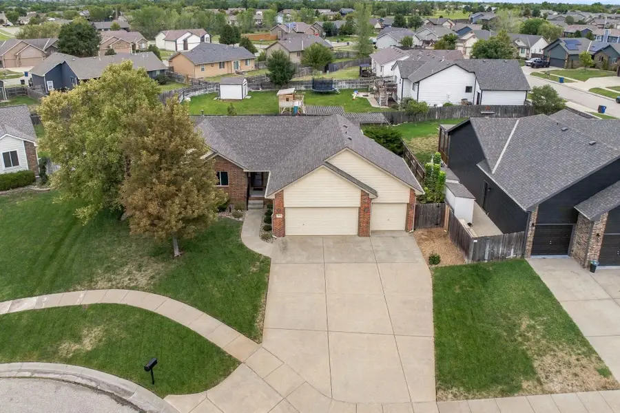 2917 N Rock Bridge Ct, Derby, KS 67037 - #3