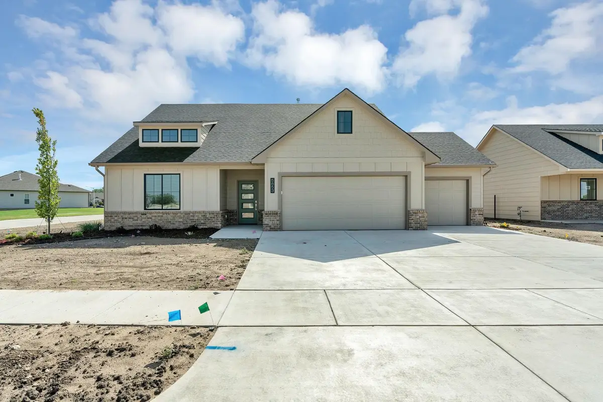 5853 Central Park Court, Bel Aire, KS 67220 - #1