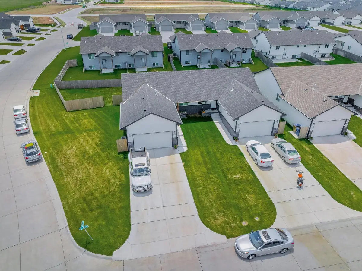5286-5288 E Cypress St, Bel Aire, KS 67226 - #1