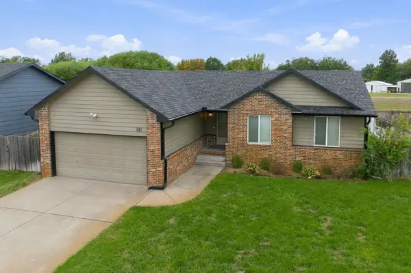 241 S Stoneridge, Valley Center, KS 67147