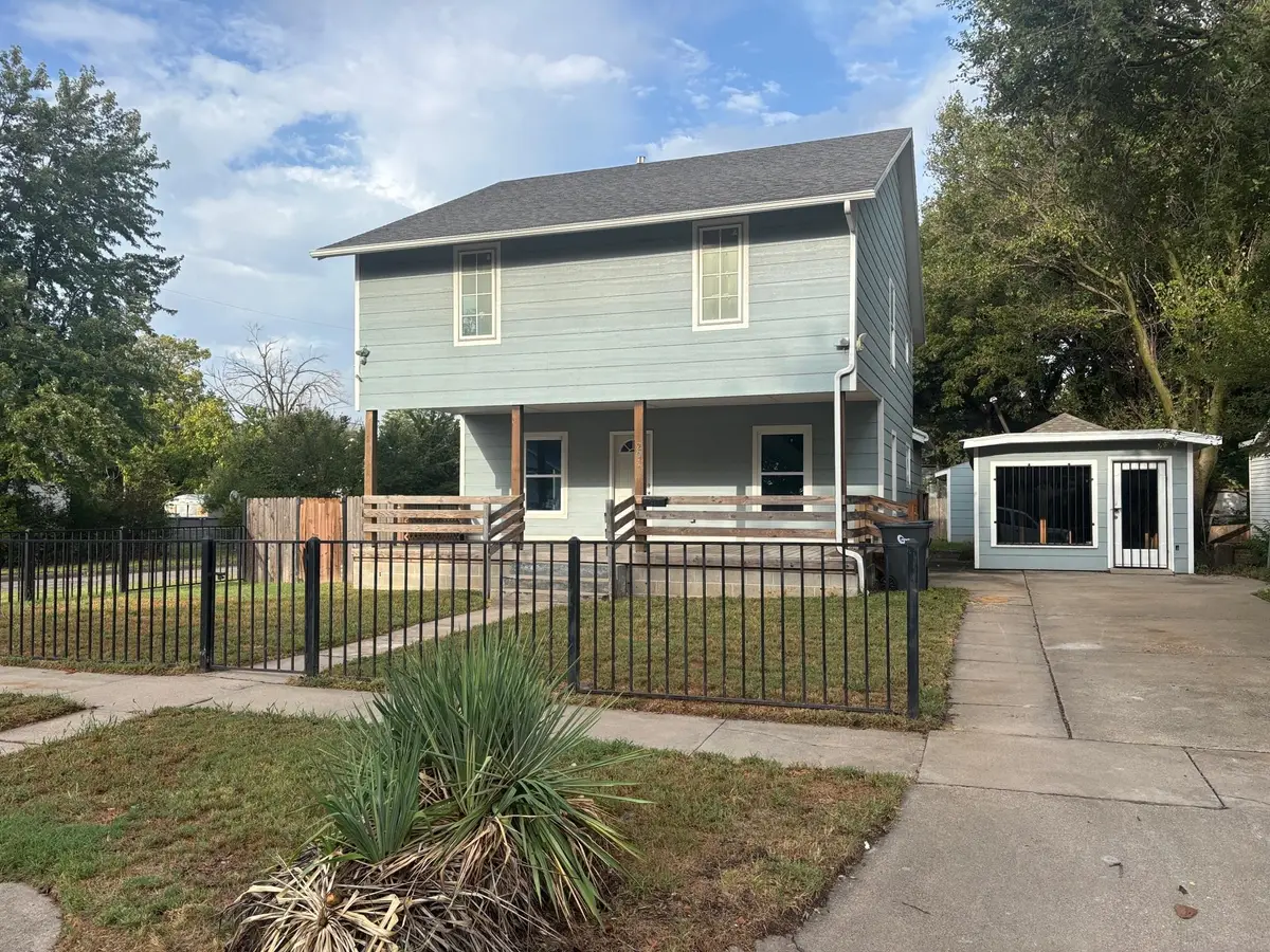 201 N Elm, Newton, KS 67114 - #1