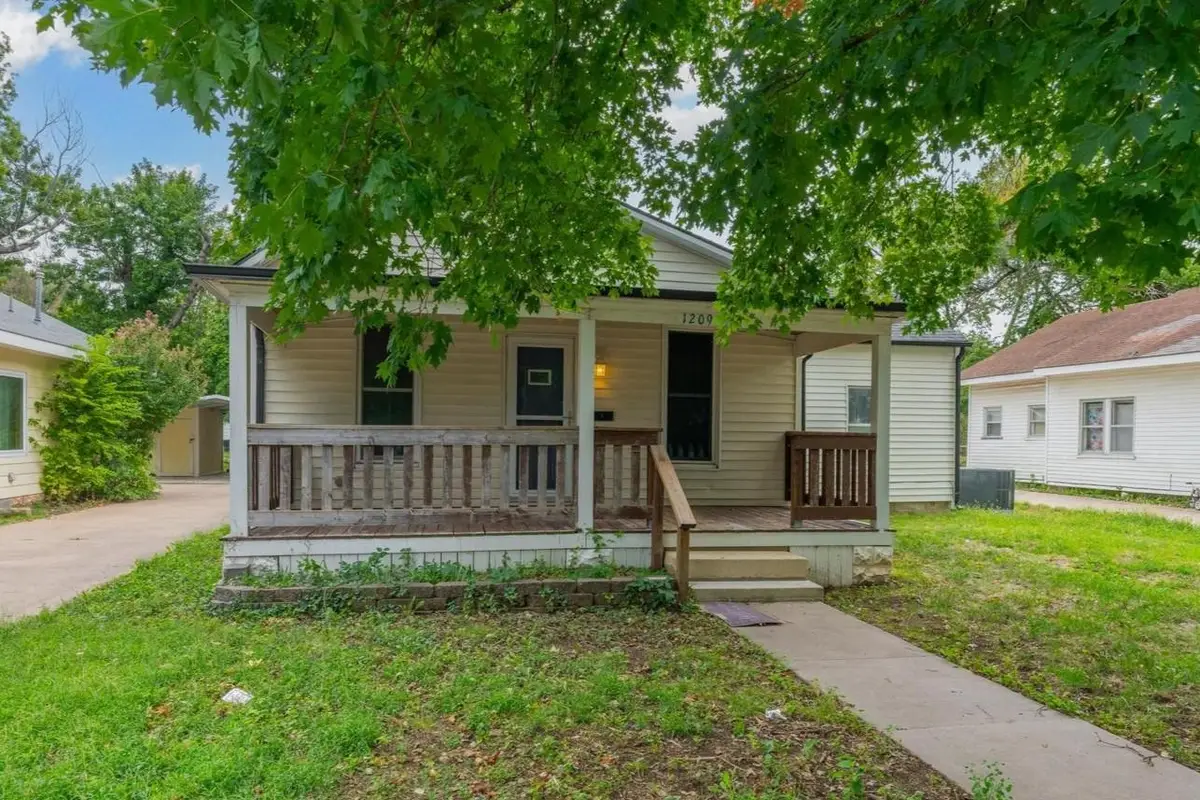 1209 N C St, Wellington, KS 67152 - #1
