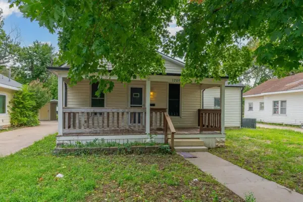 1209 N C St, Wellington, KS 67152