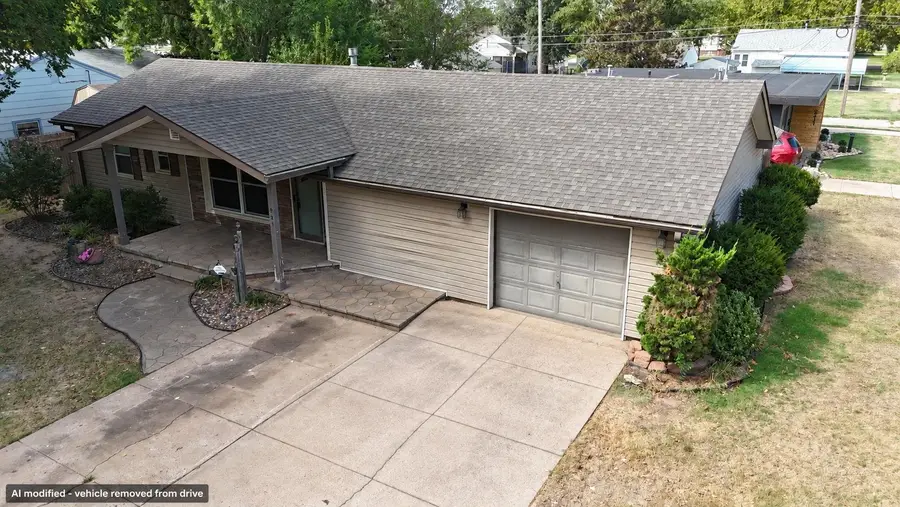 921 Lawrence, Pratt, KS 67124 - #3