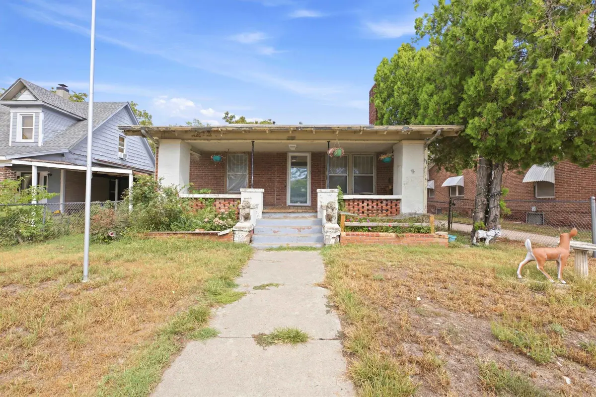 510 W Sherman Ave, Hutchinson, KS 67501 - #1