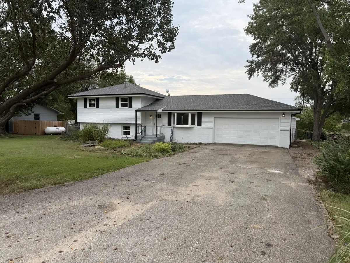 349 Robson, Salina, KS 67401 - #1
