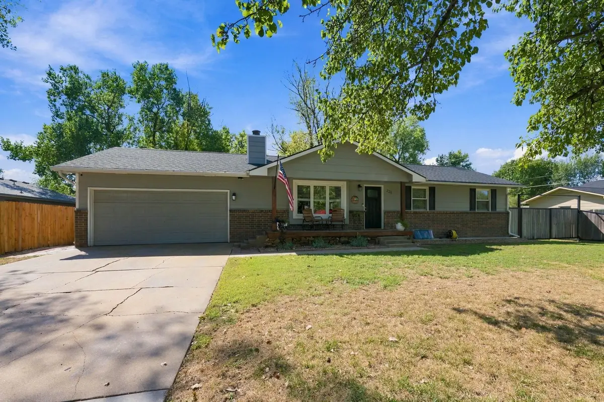 221 E Bradbury St, Rose Hill, KS 67133 - #1