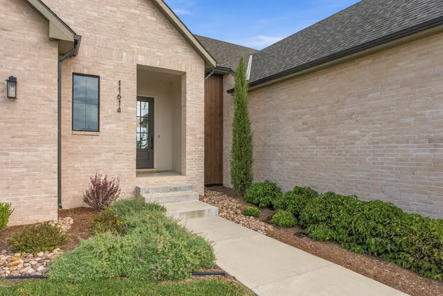 11614 E Winston St, Wichita, KS 67226 - #2
