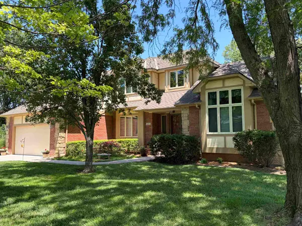602 Ridge Point Dr, Mulvane, KS 67110