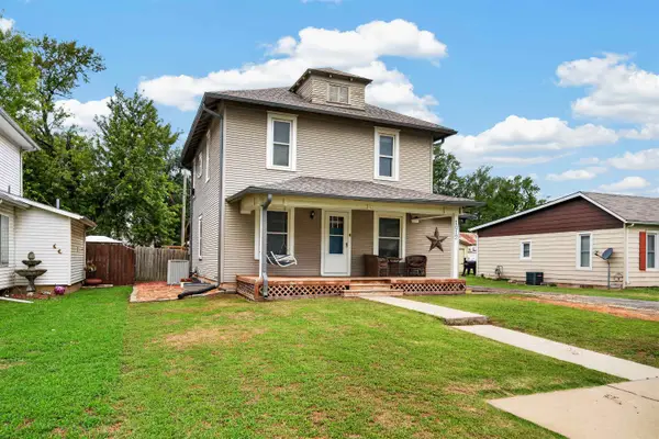 1012 S Elm St, McPherson, KS 67460