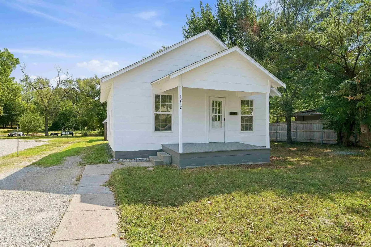 1212 N Ohio, Augusta, KS 67010 - #1