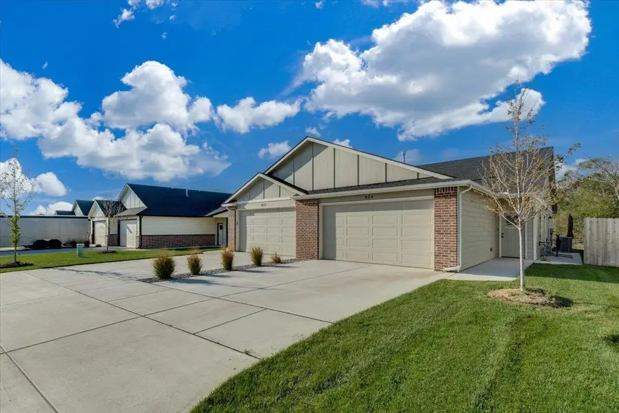 432 Briarbrook Ln, Park City, KS 67147 - #2