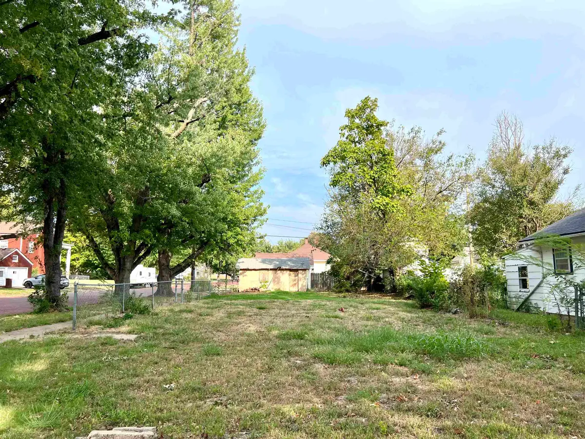 328 N 5th, Arkansas City, KS 67005 - #1