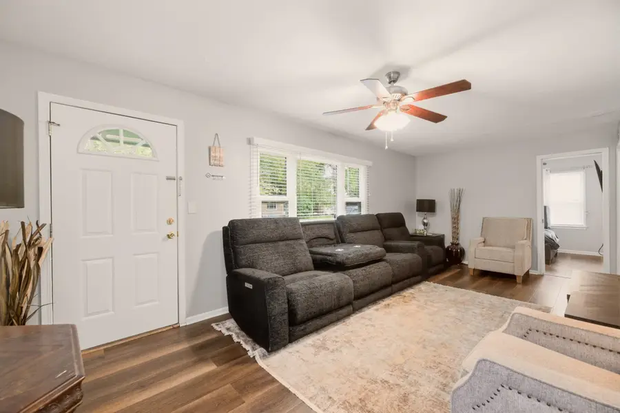 347 W 4th St, Haysville, KS 67060-1607 - #3