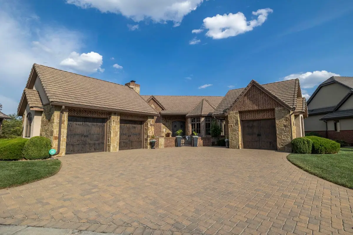 10806 E Glengate, Wichita, KS 67206 - #1