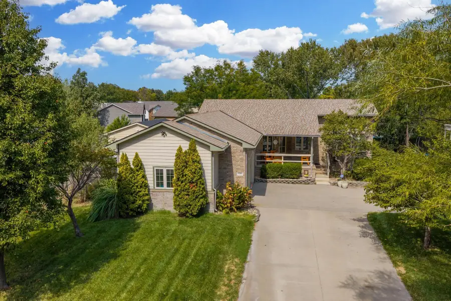 636 E Main St, Valley Center, KS 67147 - #3