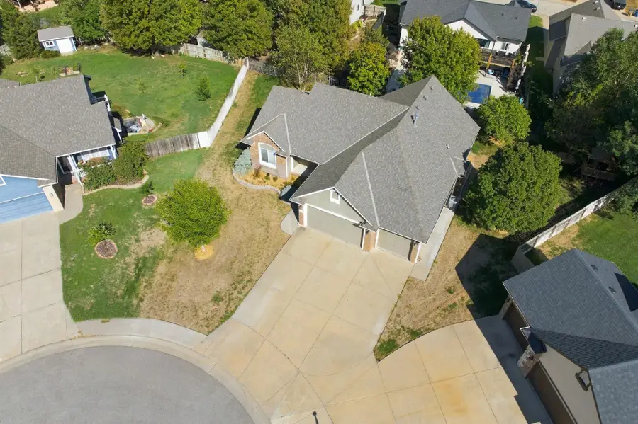 2213 E Myrtlewood Ct, Derby, KS 67037 - #3