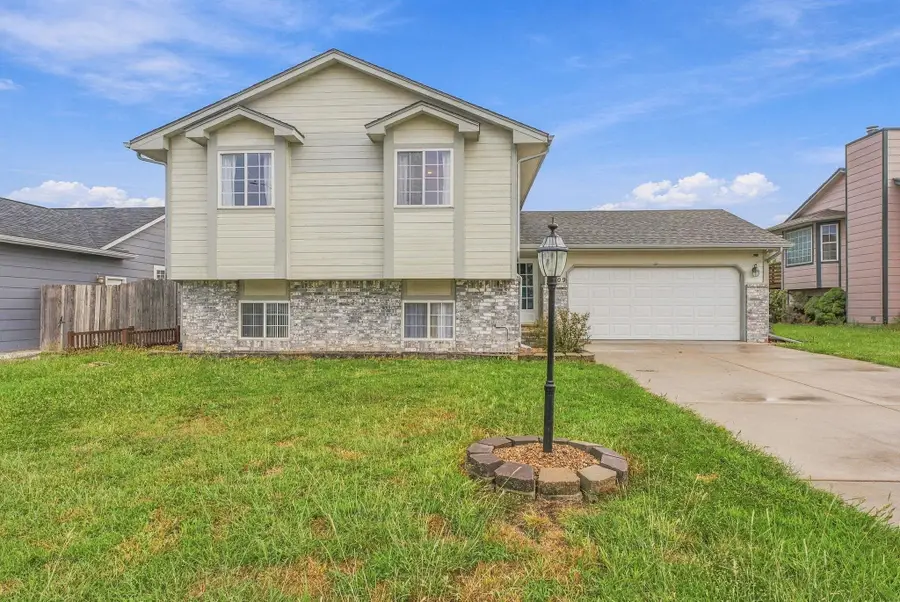 7409 E Brookview Cir, Wichita, KS 67226 - #2