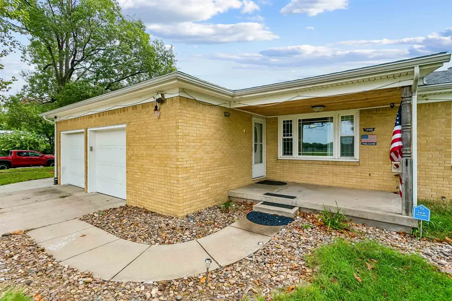 1006 N Dougherty Ave, Wichita, KS 67212 - #2