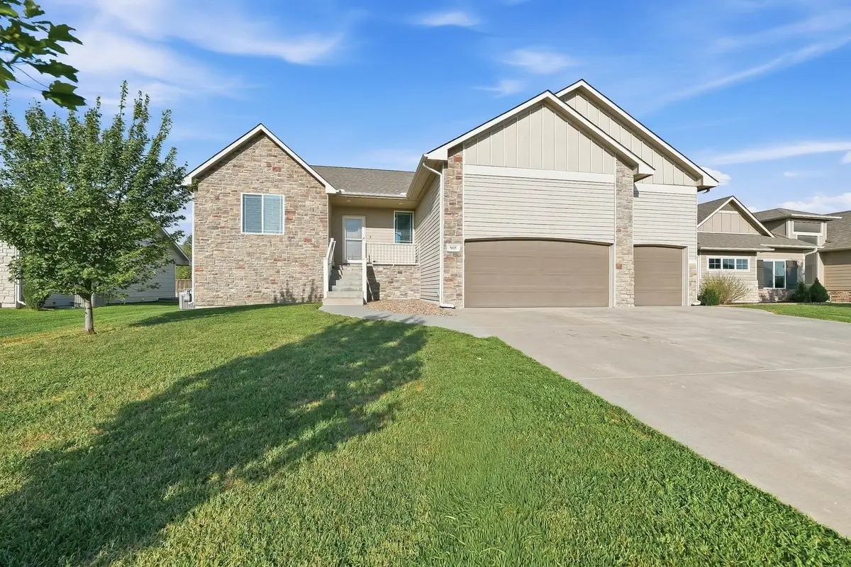965 N Cedar Brook Circle, Mulvane, KS 67110 - #1