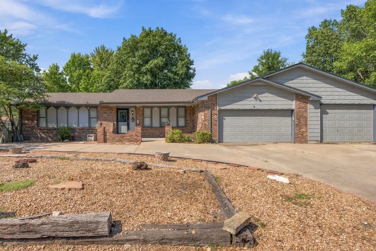 401 N Oak Forest Ln, Derby, KS 67037 - #1