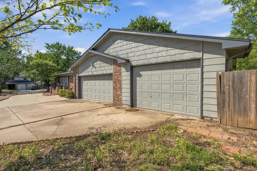 401 N Oak Forest Ln, Derby, KS 67037 - #2