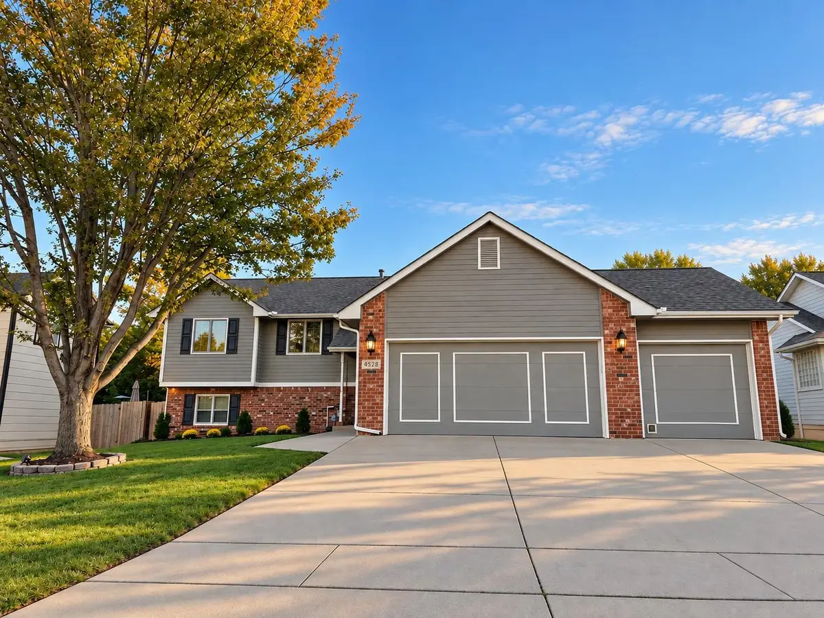 4528 N Glendale St, Bel Aire, KS 67220 - #1