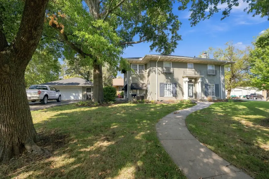 201 N Plum St, Eureka, KS 67045 - #2
