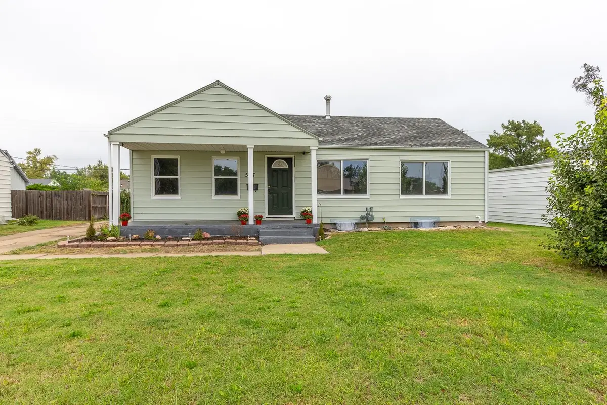 517 E Cloud St, Salina, KS 67401 - #1