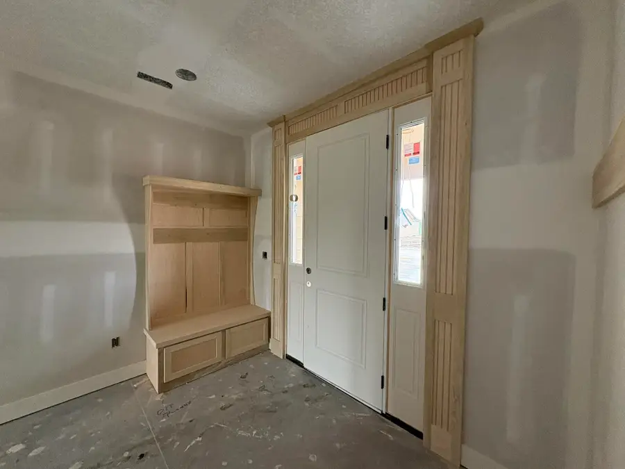 5907 Plumthicket St, Bel Aire, KS 67220 - #3