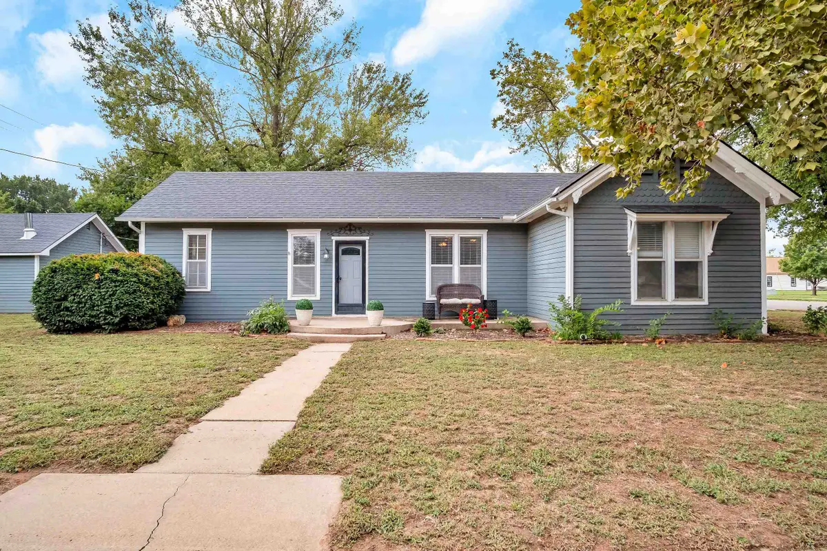 404 S Ohio St, Mount Hope, KS 67108 - #1
