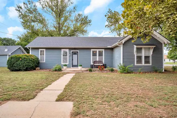 404 S Ohio St, Mount Hope, KS 67108