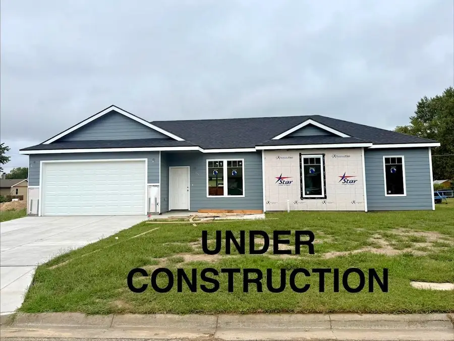 401 N Joyce St, Solomon, KS 67480 - #2