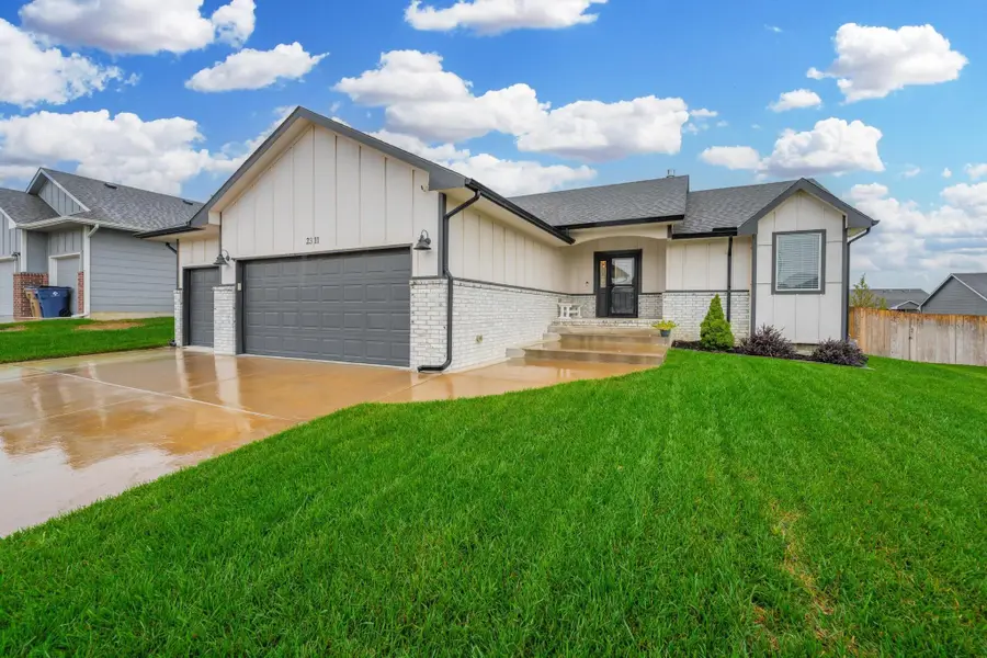 2311 S Chateau St, Wichita, KS 67207 - #2