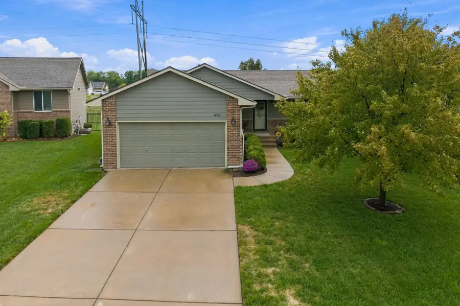 6910 N Wendell Ct, Park City, KS 67219 - #3